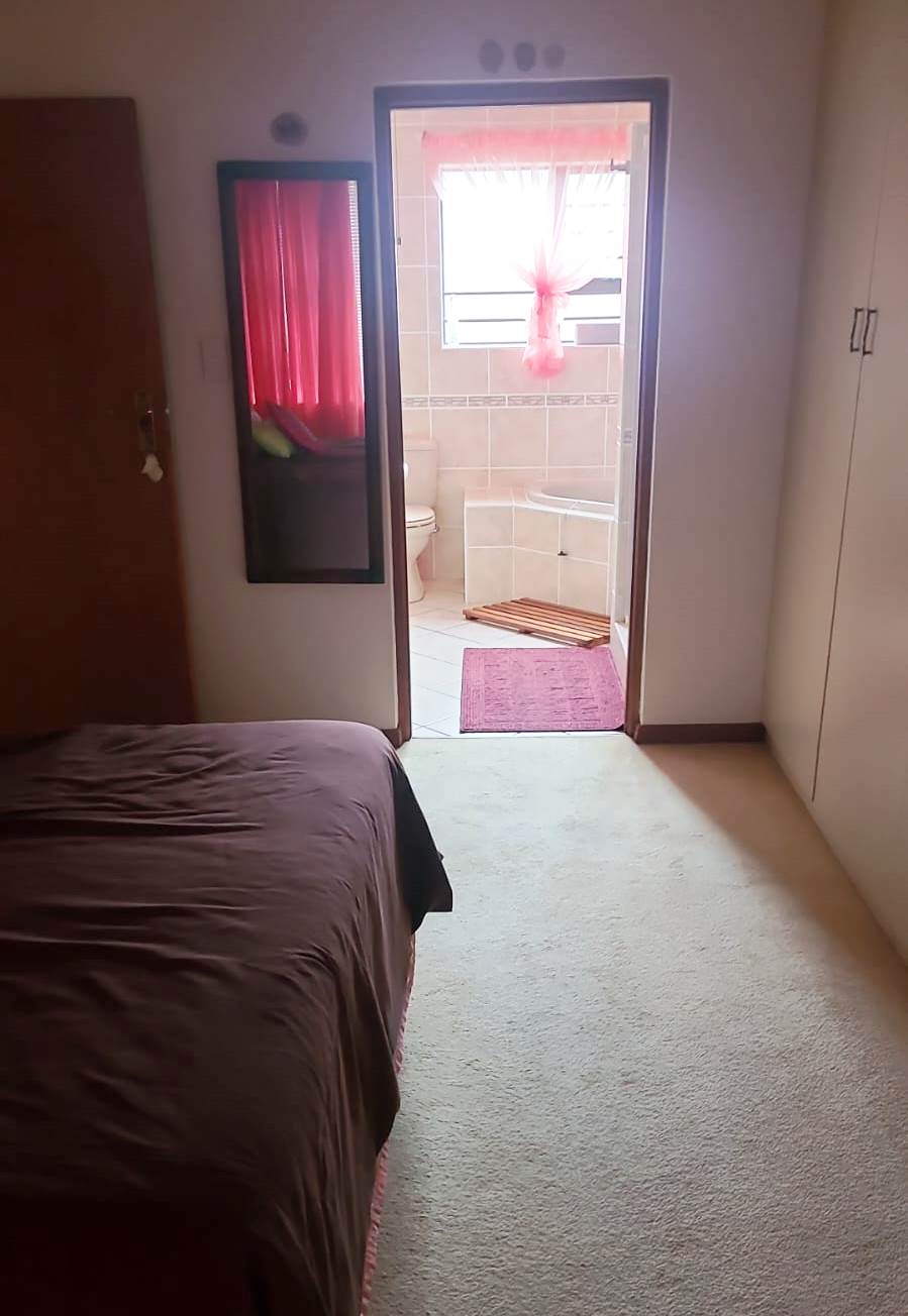 4 Bedroom Property for Sale in Fraaiuitsig Western Cape